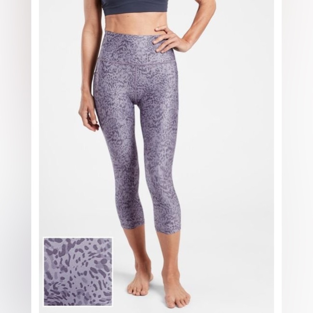 Athleta Salutation Stash Pocket II Print Capri